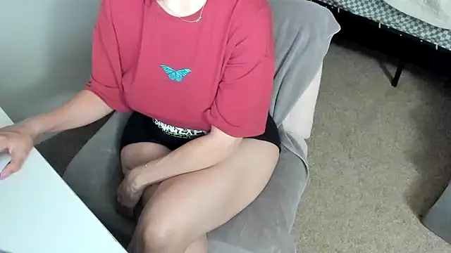 bigb00tyjudyyX online show from June 11, 2:58 pm