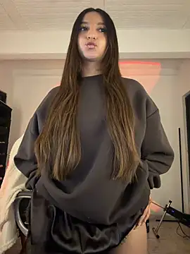 aly golden  online show from May 18, 10:09 am