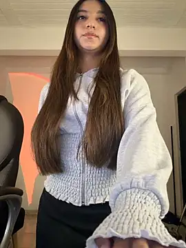 aly golden  online show from April 25, 8:06 am