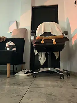 aly golden  online show from March 14, 11:05 am