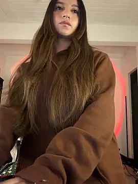 aly golden  online show from May 14, 9:28 am