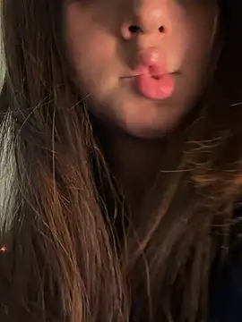 aly golden  online show from March 22, 11:28 pm