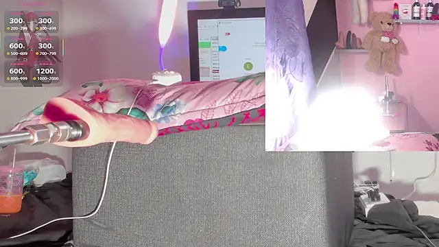 kira touka online show from November 27, 3:07 am