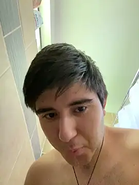 Yann 18 online show from October 17, 8:21 pm