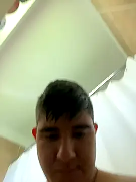 Yann 18 online show from October 27, 5:03 pm