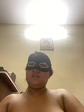 Snapshot of kamayanisingh24 chatting on March 22, 5:52 pm kamayanisingh24 online show from March 22, 5:52 pm