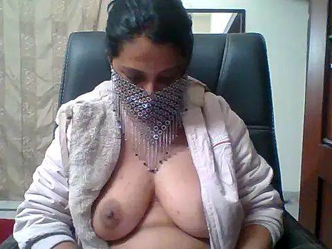 Snapshot of kamayanisingh24 chatting on December 7, 7:38 pm kamayanisingh24 online show from December 7, 7:38 pm