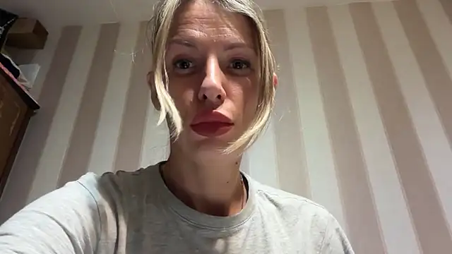 YourJuliena online show from March 15, 5:26 pm