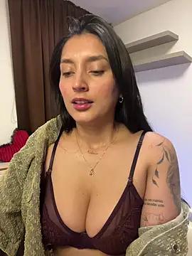 Snapshot of Valentina_cartier chatting on November 23, 11:59 pm Valentina cartier online show from November 23, 11:59 pm