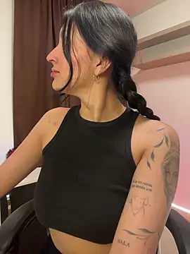 Snapshot of Valentina_cartier chatting on November 17, 12:03 am Valentina cartier online show from November 17, 12:03 am