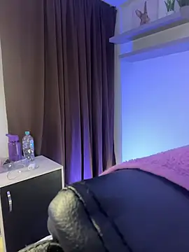 Snapshot of Valentina_cartier chatting on February 10, 11:37 pm Valentina cartier online show from February 10, 11:37 pm