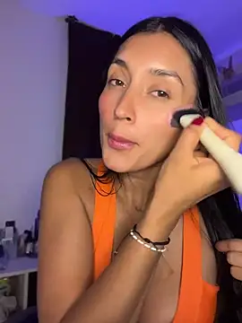 Snapshot of Valentina_cartier chatting on July 19, 11:56 pm Valentina cartier online show from July 19, 11:56 pm