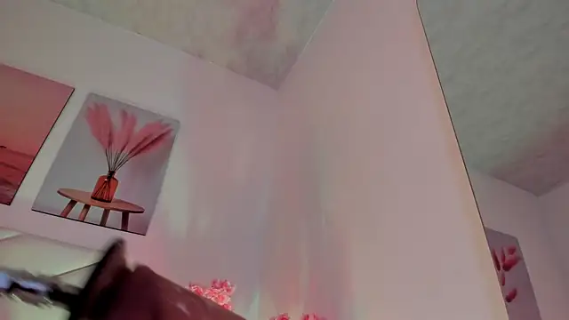 Snapshot of aurora_sweet2 chatting on November 22, 12:43 am aurora sweet2 online show from November 22, 12:43 am