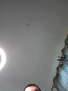 HE-M123 online show from April 9, 2:45 pm