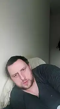 Snapshot of HE-M123 chatting on January 6, 11:18 am HE-M123 online show from January 6, 11:18 am