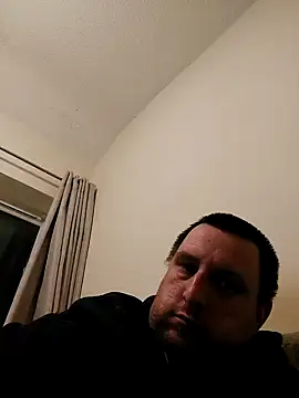 Snapshot of HE-M123 chatting on December 18, 10:35 pm HE-M123 online show from December 18, 10:35 pm