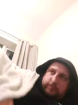 Snapshot of HE-M123 chatting on December 3, 4:44 pm HE-M123 online show from December 3, 4:44 pm
