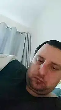 Snapshot of HE-M123 chatting on December 12, 8:25 am HE-M123 online show from December 12, 8:25 am