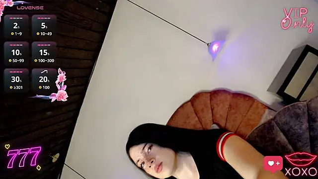 Alliemilky online show from April 21, 7:09 pm