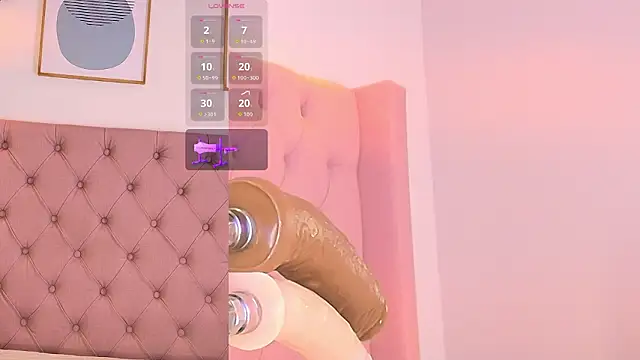 Luna monroe  online show from March 12, 5:06 pm