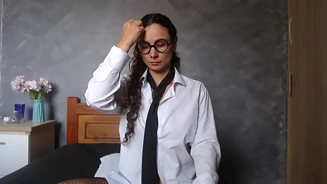 MafeeRoss online show from November 16, 5:28 pm