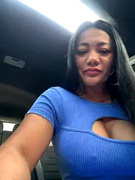 Snapshot of Abril10_ chatting on November 8, 1:14 pm Abril10 online show from November 8, 1:14 pm