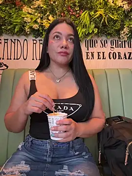 Abril10  online show from April 15, 3:05 pm