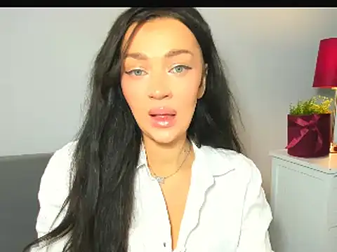 Snapshot of OliviaFantasy chatting on February 3, 10:31 am OliviaFantasy online show from February 3, 10:31 am