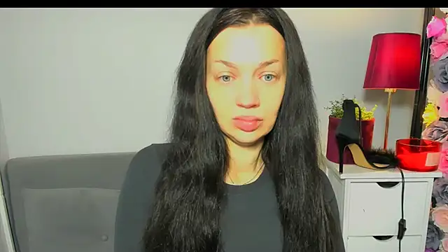 Snapshot of OliviaFantasy chatting on February 10, 7:29 am OliviaFantasy online show from February 10, 7:29 am