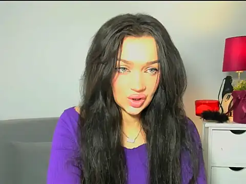 Snapshot of OliviaFantasy chatting on February 17, 8:22 am OliviaFantasy online show from February 17, 8:22 am