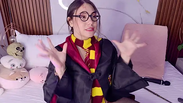 pamelajons  online show from October 24, 1:43 pm