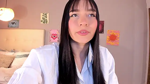 Snapshot of Maia_W10 chatting on June 19, 12:22 pm Maia W10 online show from June 19, 12:22 pm