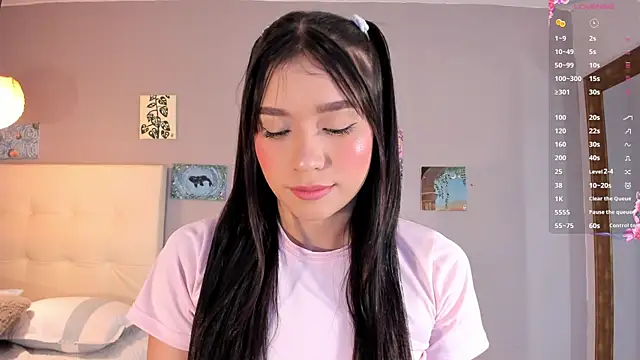 Snapshot of Maia_W10 chatting on May 6, 12:31 pm Maia W10 online show from May 6, 12:31 pm