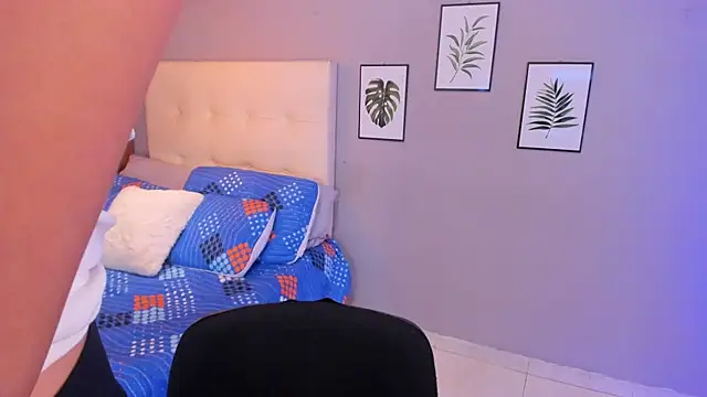 Maia W10 online show from November 8, 12:31 pm