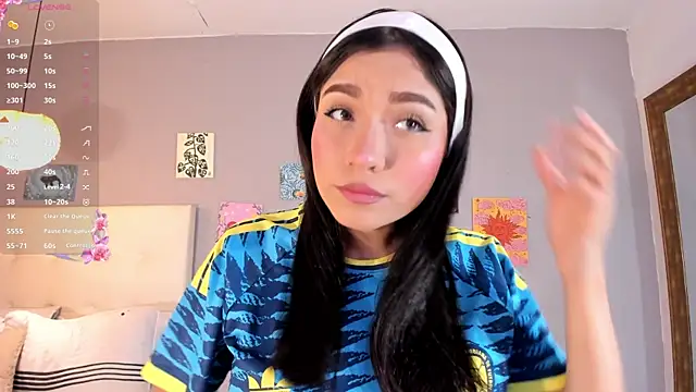 Snapshot of Maia_W10 chatting on July 7, 12:20 pm Maia W10 online show from July 7, 12:20 pm