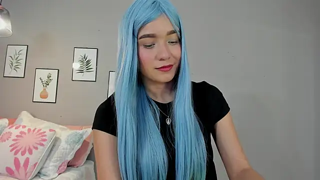 Snapshot of Maia_W10 chatting on October 7, 12:28 pm Maia W10 online show from October 7, 12:28 pm