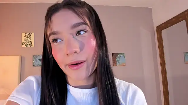 Snapshot of Maia_W10 chatting on April 22, 12:12 pm Maia W10 online show from April 22, 12:12 pm