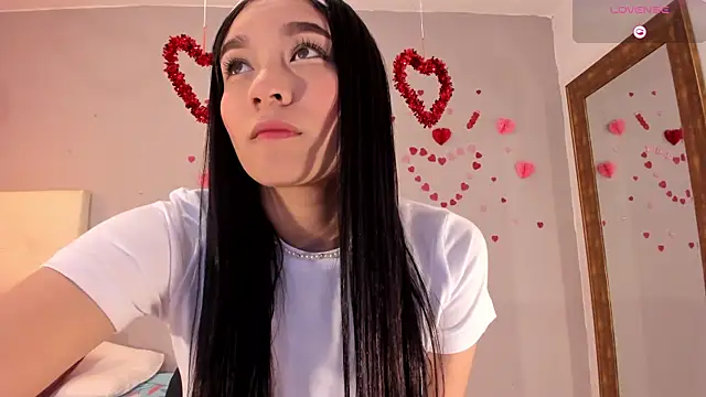 Maia W10 online show from February 19, 12:13 pm