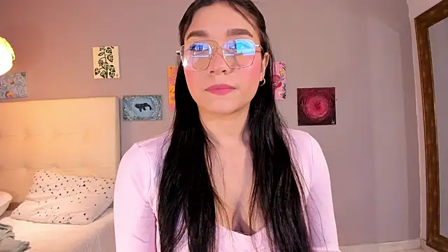 Snapshot of Maia_W10 chatting on May 27, 12:23 pm Maia W10 online show from May 27, 12:23 pm