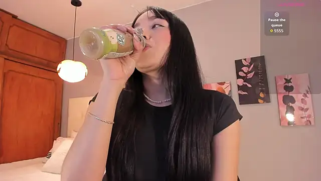 Maia W10 online show from January 14, 12:20 pm