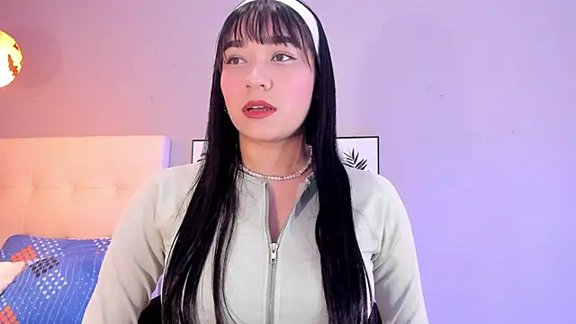 Maia W10 online show from November 7, 12:21 pm