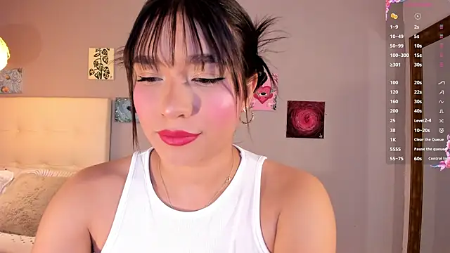 Snapshot of Maia_W10 chatting on June 1, 12:16 pm Maia W10 online show from June 1, 12:16 pm