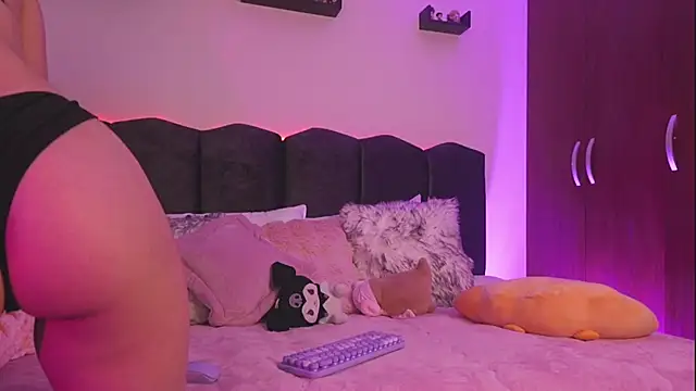 Lilou albrecht online show from February 24, 11:55 am