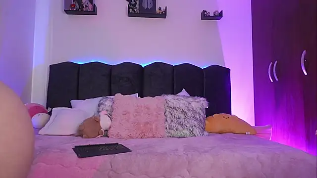 Lilou albrecht online show from March 5, 1:08 pm