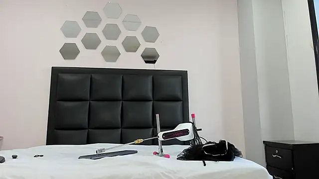 Catalina Jonex online show from April 9, 11:49 am