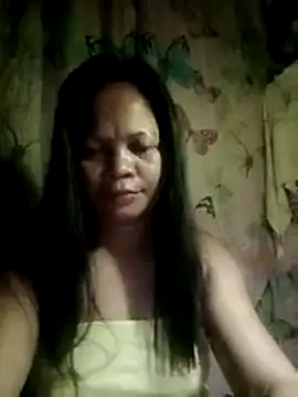 Snapshot of 880HOT chatting on June 24, 8:17 pm 880HOT online show from June 24, 8:17 pm