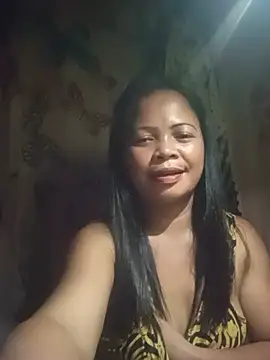Snapshot of 880HOT chatting on July 14, 4:13 pm 880HOT online show from July 14, 4:13 pm