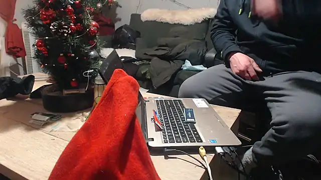 mikeythebestsucker online show from December 24, 8:00 am