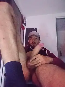 Snapshot of Aaronkiller chatting on June 7, 6:40 am Aaronkiller online show from June 7, 6:40 am