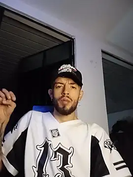 Aaronkiller online show from May 17, 3:39 am